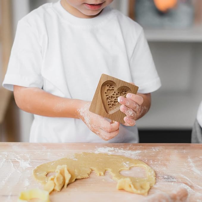 Wooden Cookie Biscuit Mold, 3D Baking Mold, Embossing Craft Decorating Baking Tool, Suitable for Halloween Thanksgiving Christmas Kitchen DIY (Love D 10 * 10 * 2)