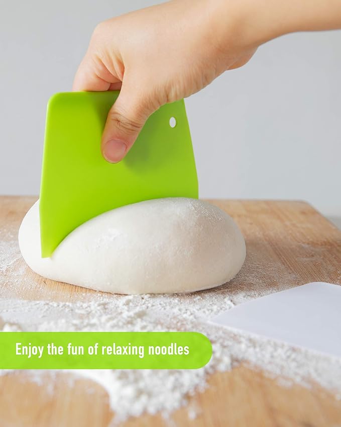 (2PCS) Dough Scraper Bowl Scraper ，Food safe Plastic Dough Cutter， Flexible Plastic Scraper Practical Bench Scraper Multipurpose Food Scrappers for Bread Dough Cake Fondant Icing