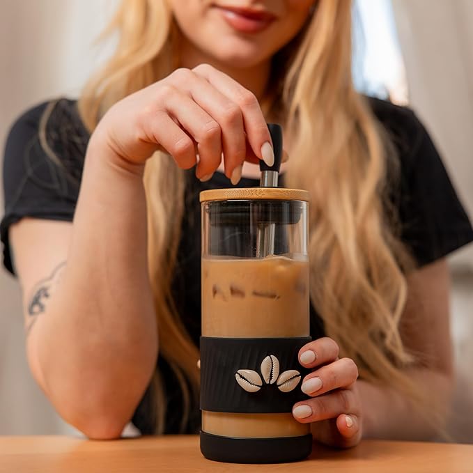 Pandaloo® Glass Cups With Lids and Straws -20 Fl Oz- Hand Made cool shell-raffia detail- Perfect Size Iced Coffee Cup - Smoothie Cup - BPA Free - (Mogador Vibe, 1 Count (Pack of 1))