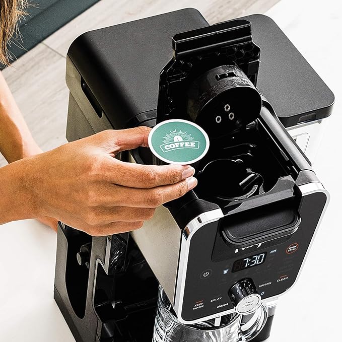 Ninja | Coffee Maker | DualBrew Single Serve System | 4 Brew Styles | Keep Warm Feature & Buit- In Frother | 14 Cup Glass Carafe & Removable 70oz Water Reservoir | Black | CFP451A