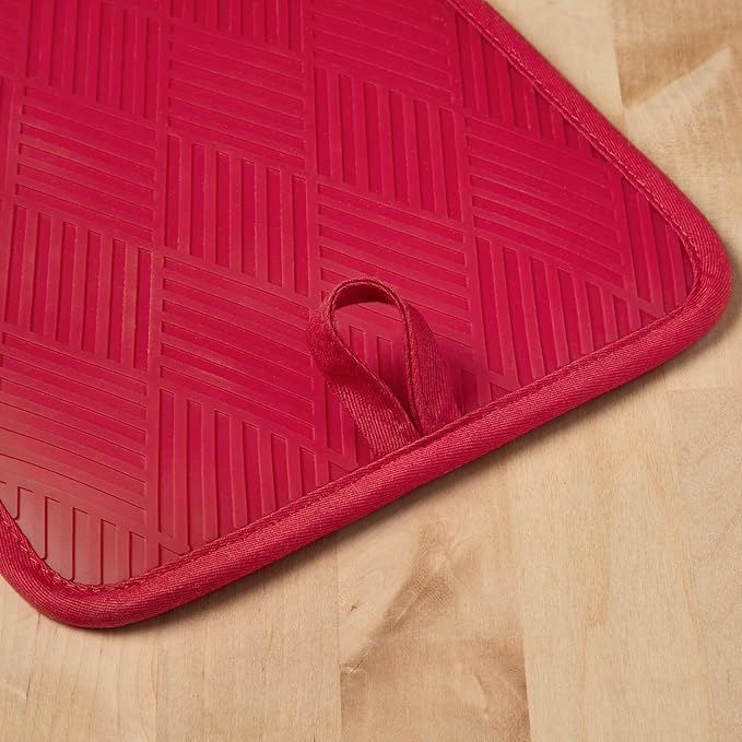 TOWN & COUNTRY BASICS Basketweave Soft Silicone Pot Holder 2-Pack Set, Heat Resistant up to 500F, Flexible Silicone, Non-Slip Grip, Red, 7.5"x10"