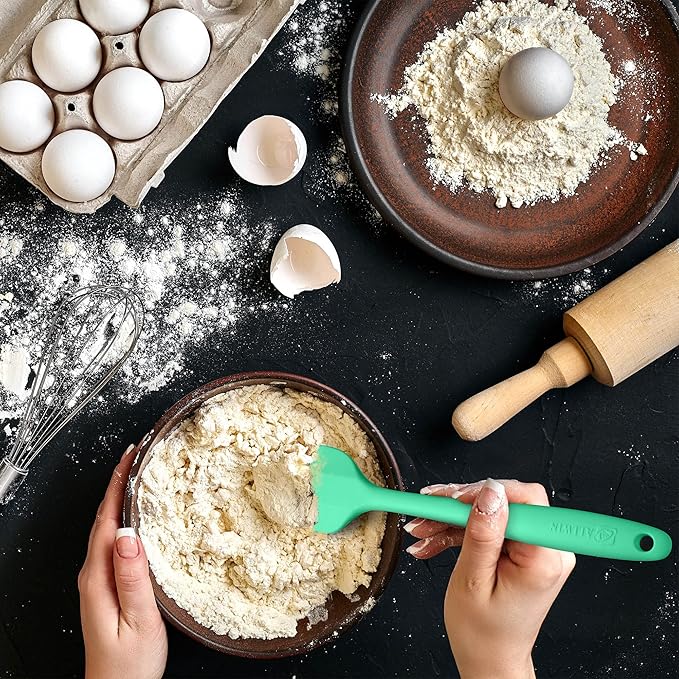 Silicone Spatula 3-piece Set, Ergonomic Handle High Heat-Resistant Spatulas, Non-stick Rubber Spatulas with Stainless Steel Core, Macaron Green