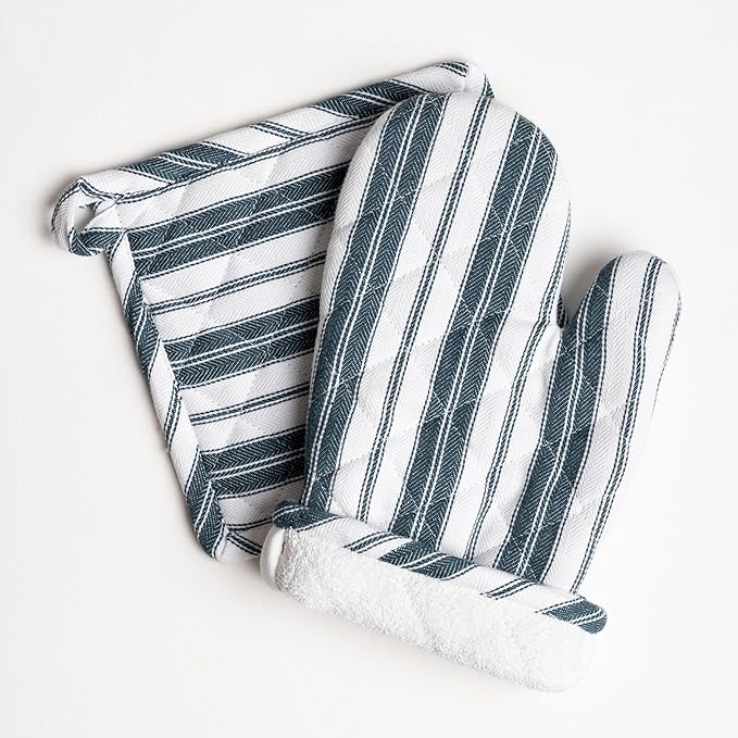 Oven Mitt & Potholder Set - Durable Heat Resistant Gloves - Thick Mittens for Kitchen - Suitable for Cooking, Baking, Grilling – BBQ - 1 Oven Mitts & 1 Potholders – Navy Blue Stripes - Casa De Lan